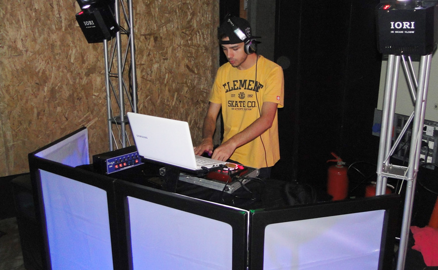 Dj luz e som paracasamentos Dj luz e som paracasamentos